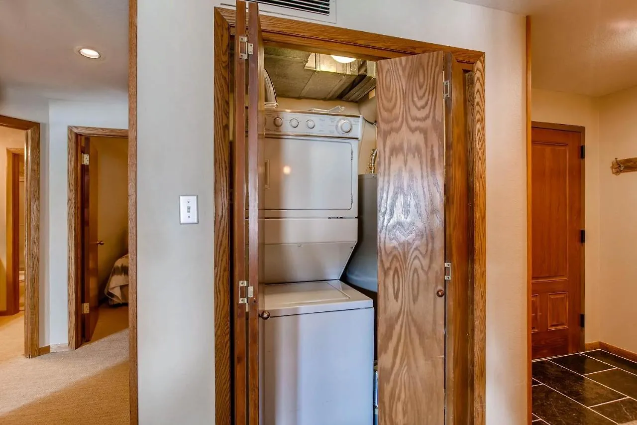 Apartment 2br 2ba With Spectacular Mountain Views *