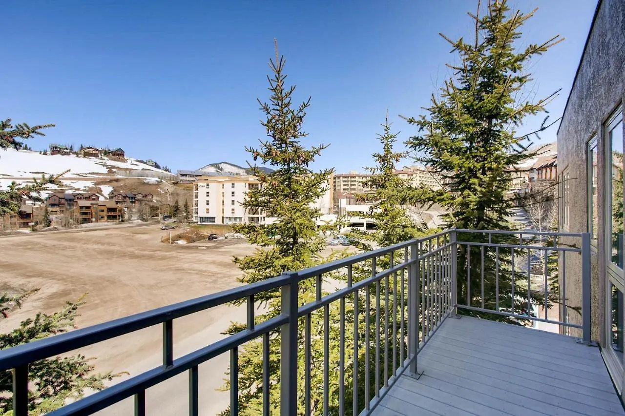 Unique & Modern 3 Bedroom 2ba Condo- Ski-in Ski-out * Crested Butte