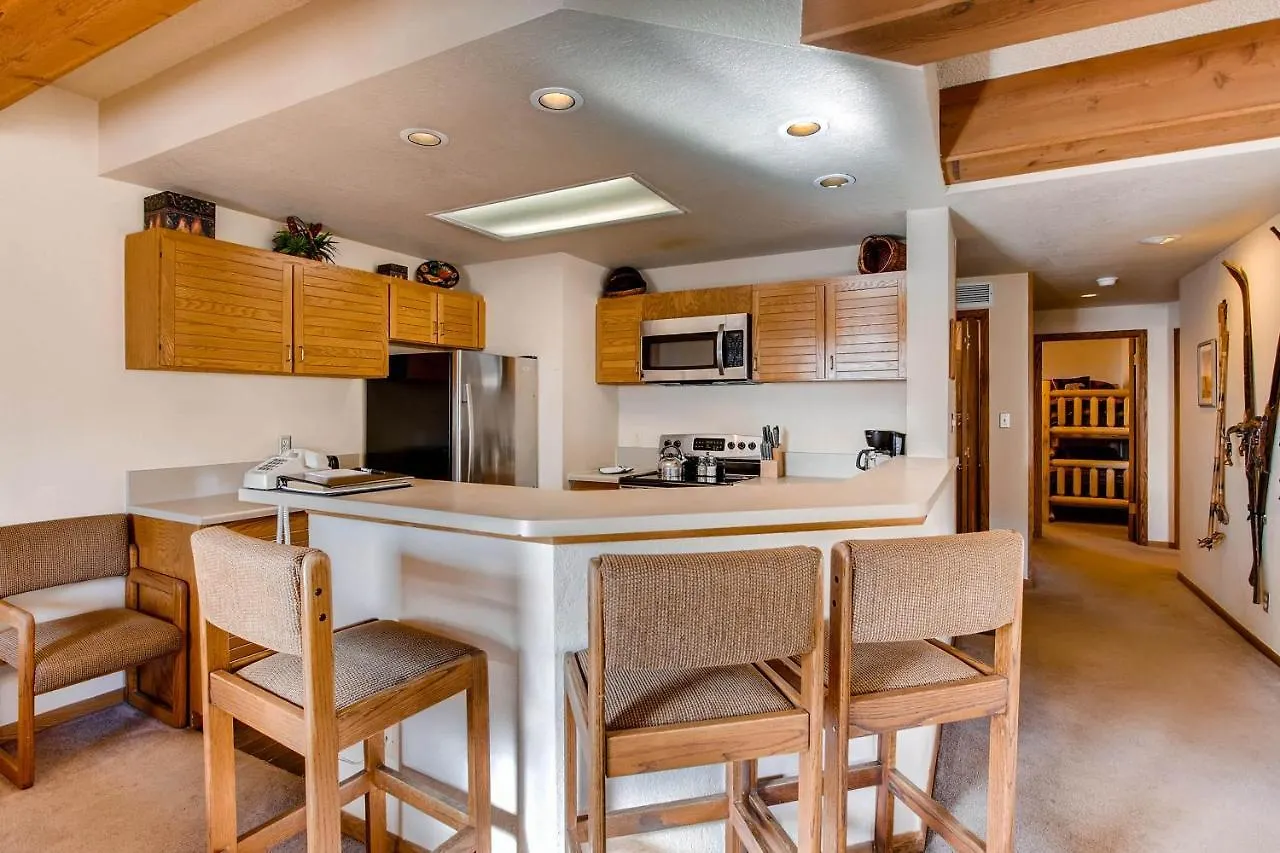 Apartment Updated 2 Bedroom With View Of Lifts *