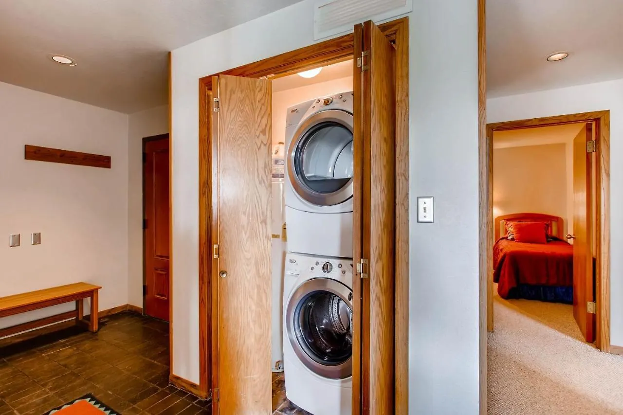 2 Bedroom Sleeps 5 People With Mountain Views
