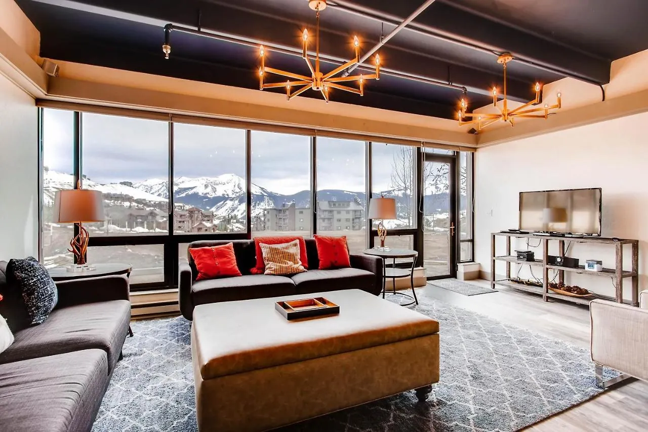 Uniquely Decorated Mountain Plaza Apartment Crested Butte