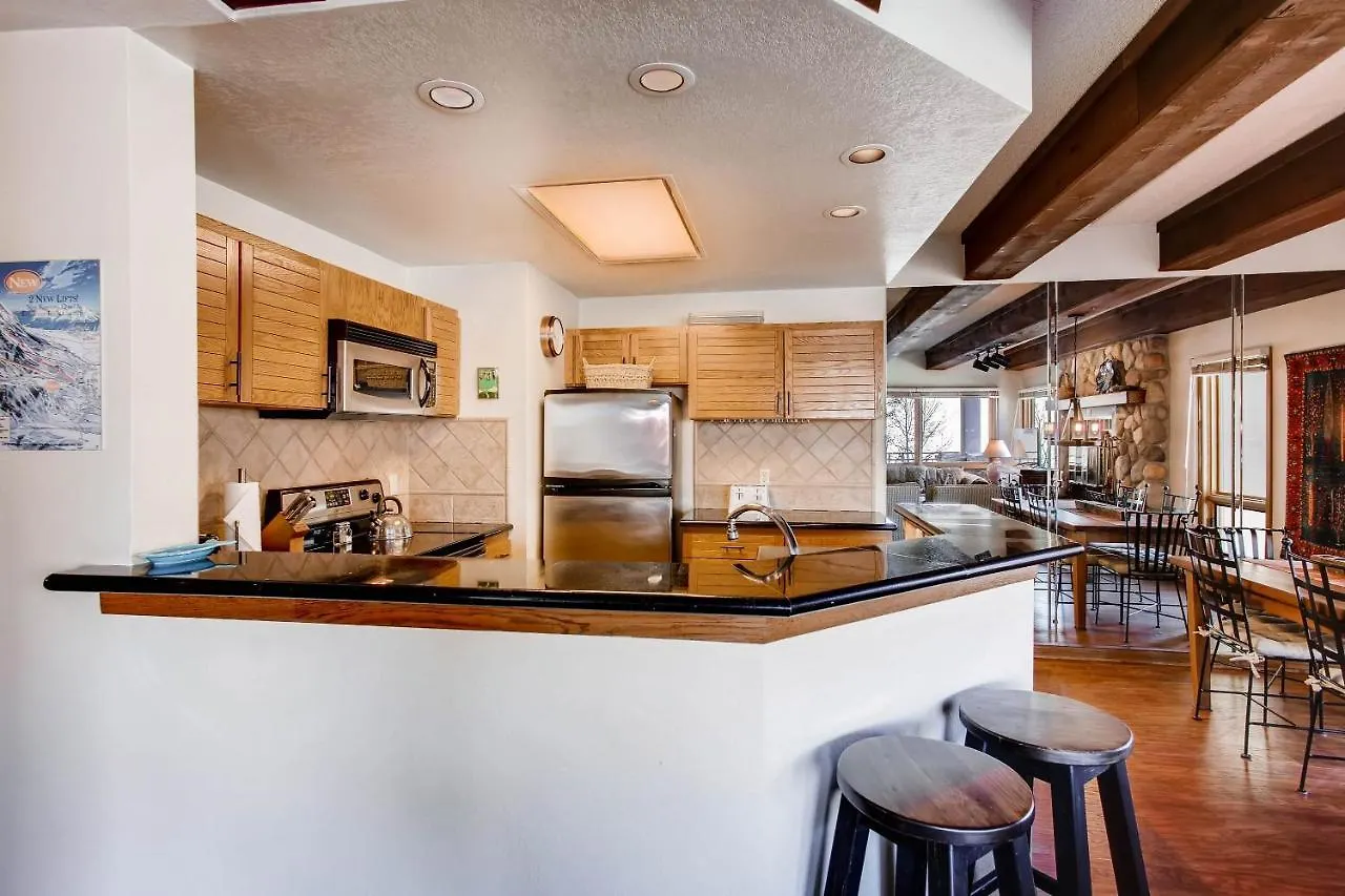 Apartment Mountain Views From Plaza - Sleeps 6 *