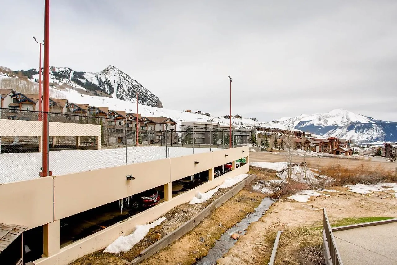 아파트 2 Bedroom With Views Of Wood Creek & Mountains *