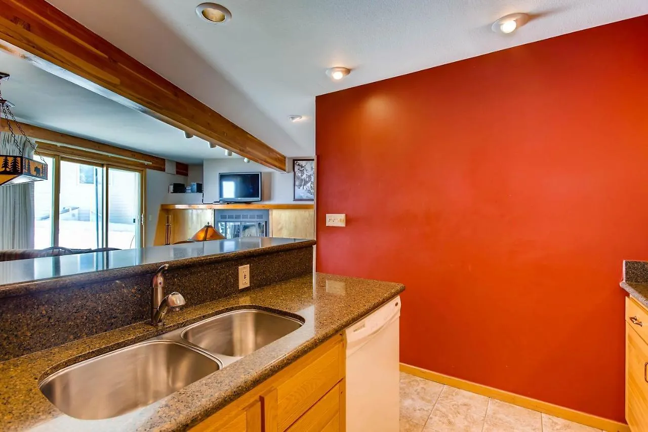 Apartment Updated 1 Bedroom - Ski-in Ski-out Access *