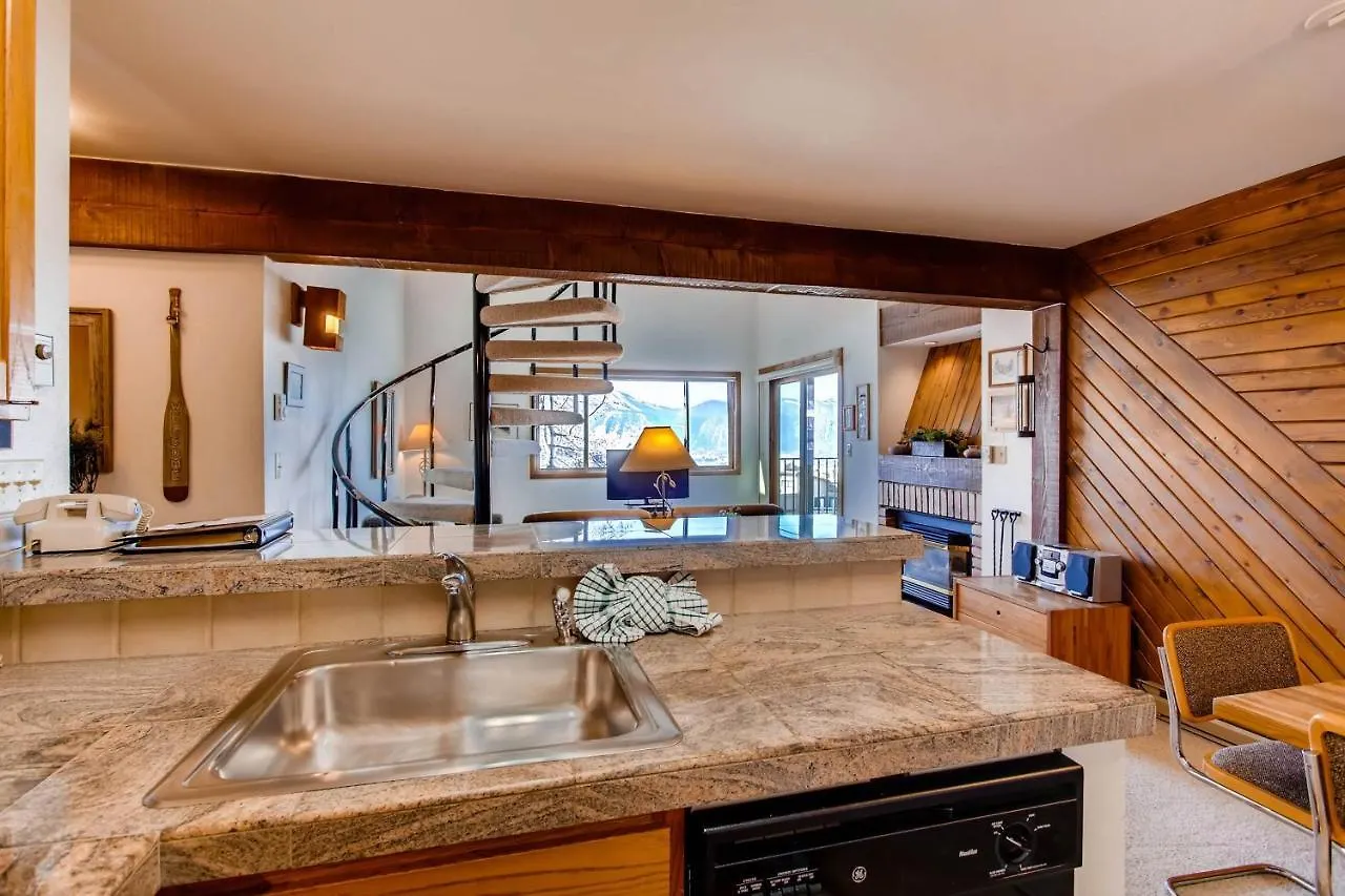 2 Bedroom Buttes Condo- Breathtaking Views Of Mountain Range