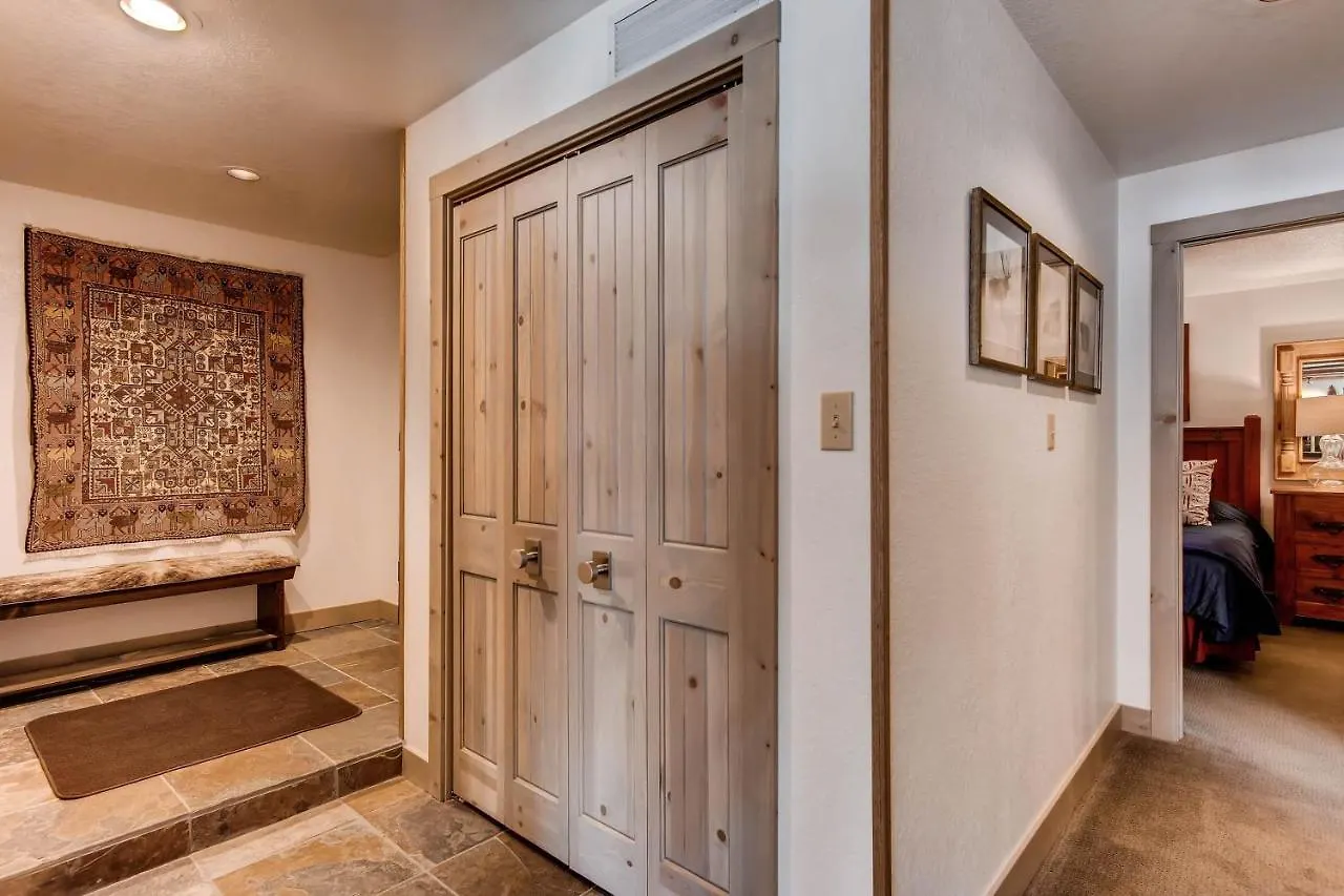 Elegantly Styled Plaza Crested Butte