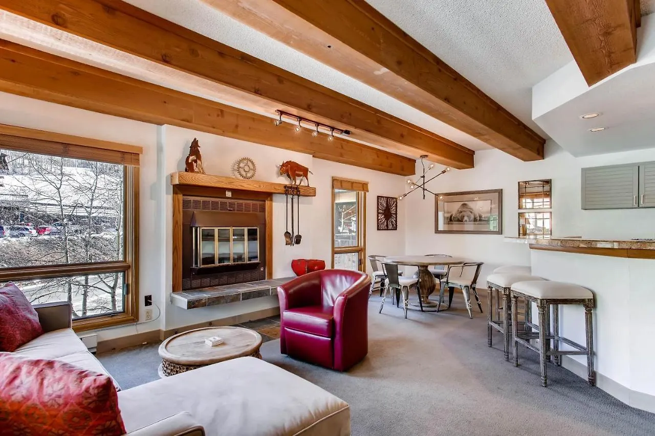 Apartment Elegantly Styled Plaza *