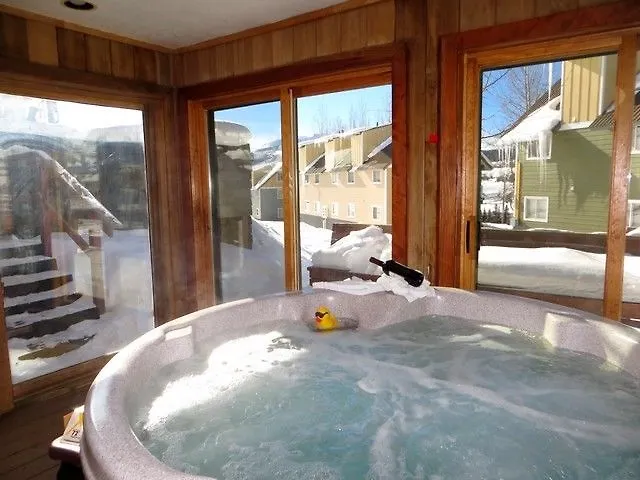 West Elk By Hotel 3*