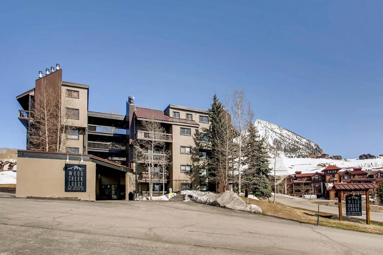 1 Bedroom With Amazing Views Of Mountain Range & Wood Creek *