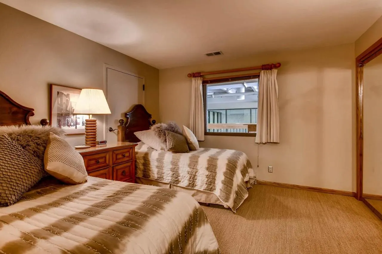 Apartment 2br 2ba With Spectacular Mountain Views *