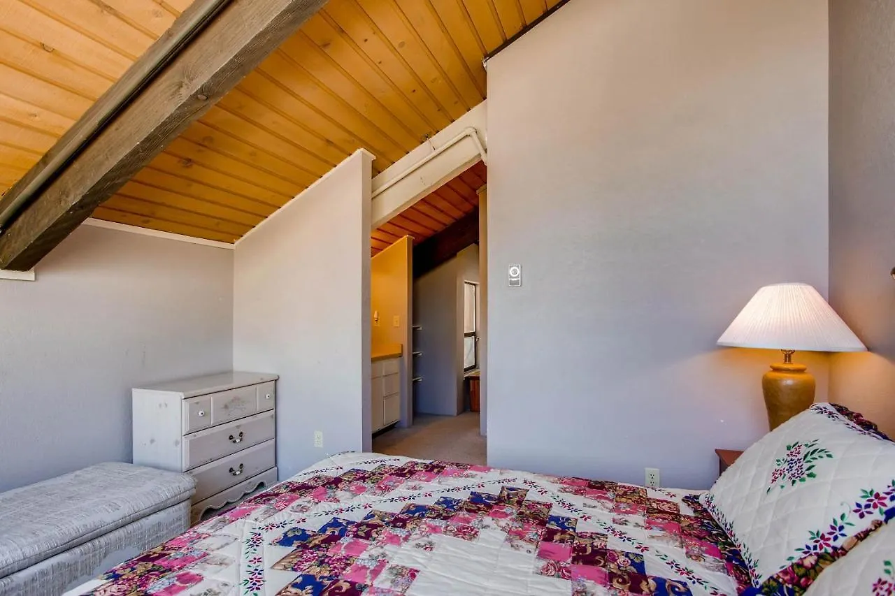 Apartment 1 Bedroom Andloft With Deck - Sleeps 5 People *