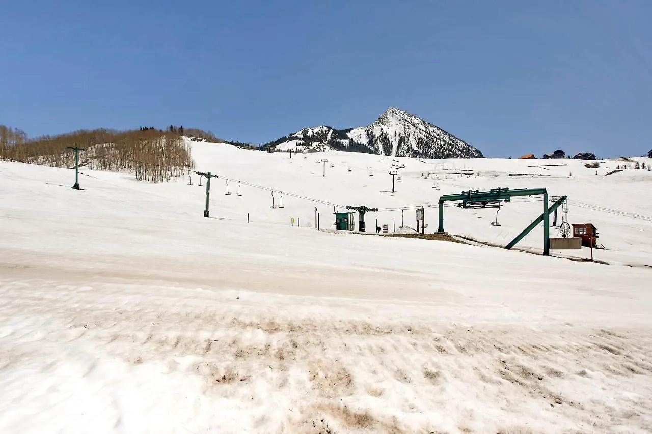 Updated 1 Bedroom - Ski-in Ski-out Access