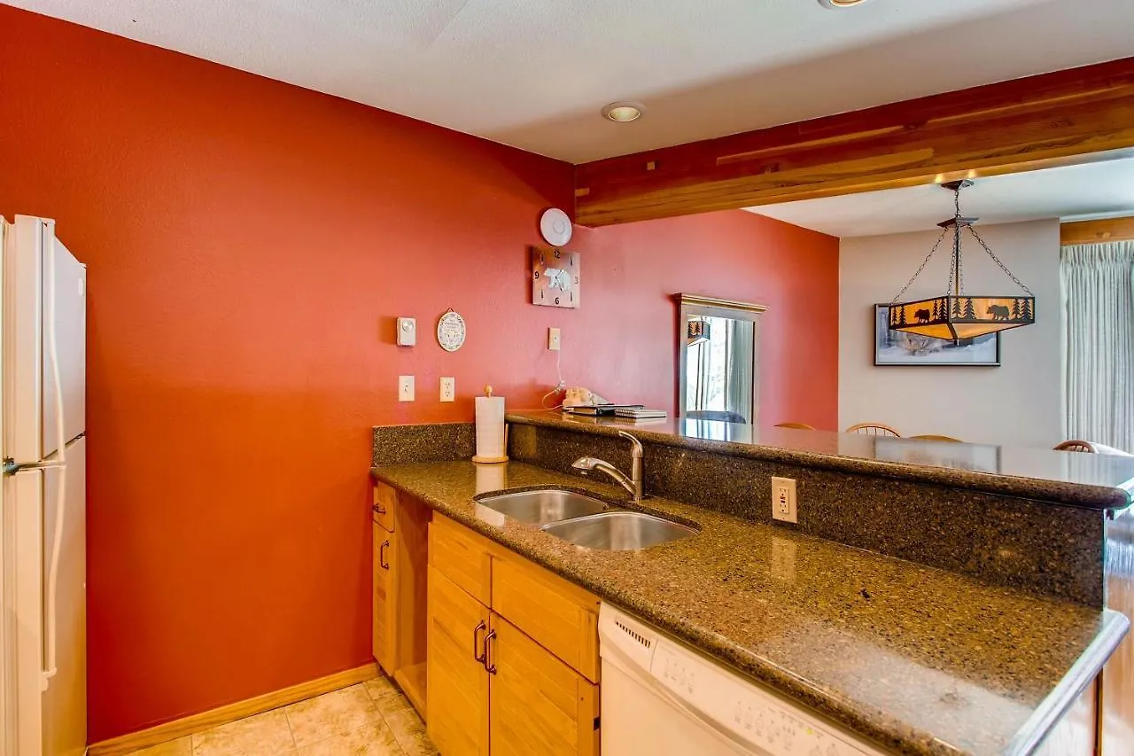 Updated 1 Bedroom - Ski-in Ski-out Access Apartment *