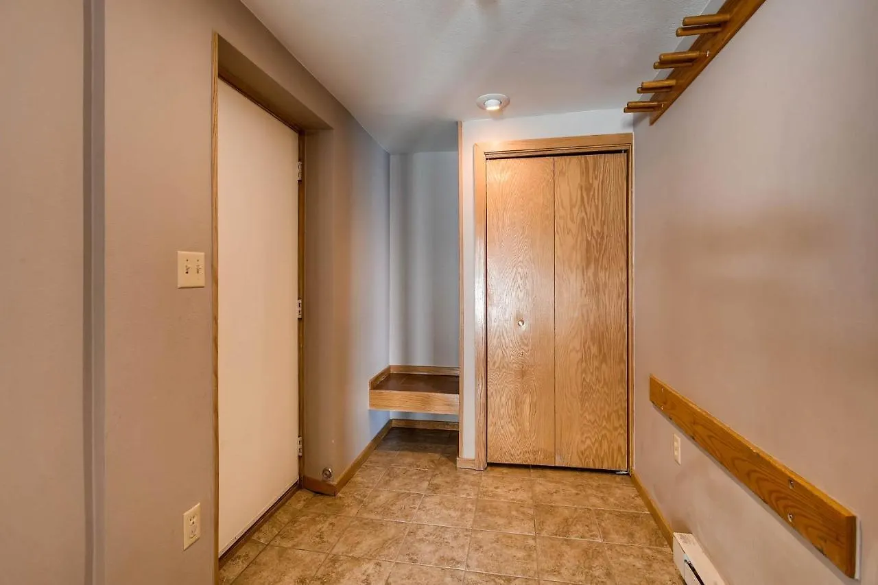 Updated 1 Bedroom - Ski-in Ski-out Access *