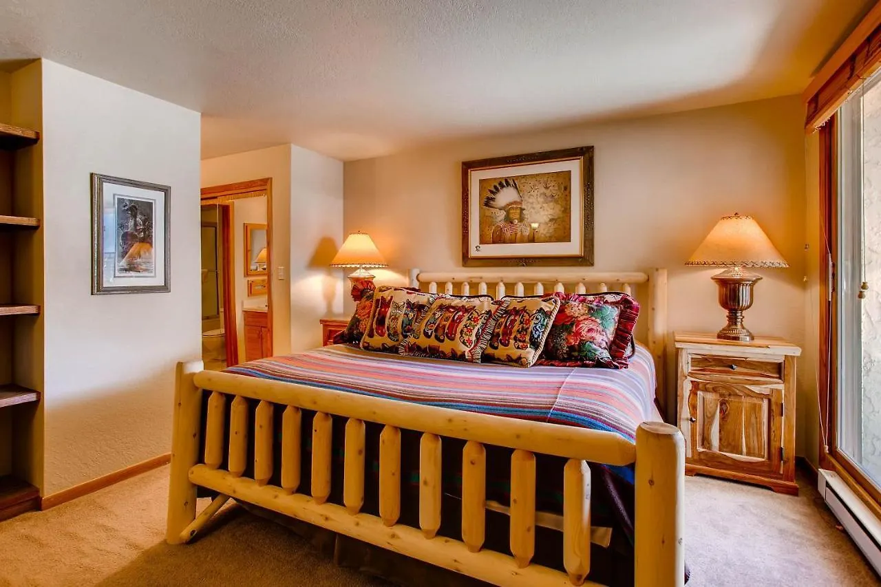 Apartment Updated 2 Bedroom With View Of Lifts *