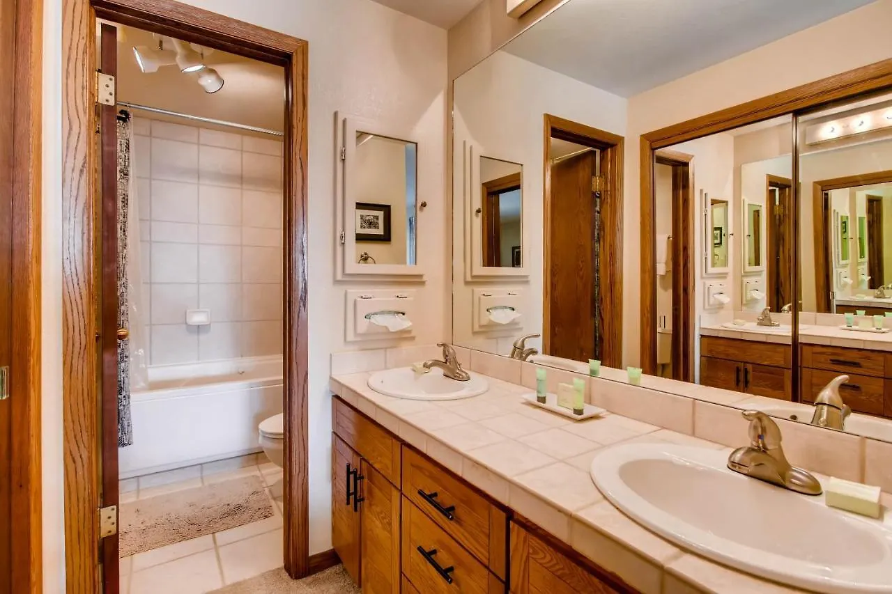 Mountain Views From Plaza - Sleeps 6 Crested Butte