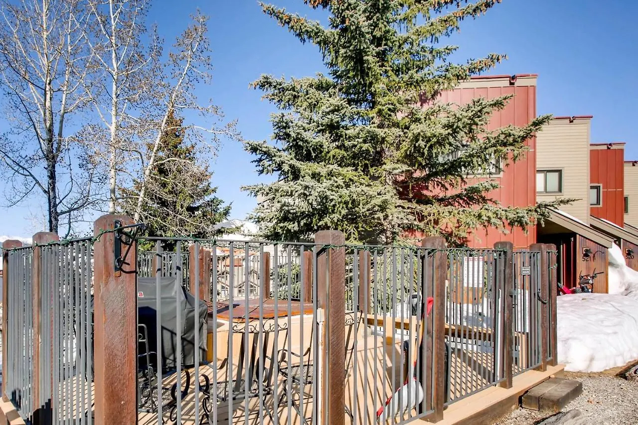 2 Bedroom Buttes Condo- Breathtaking Views Of Mountain Range *