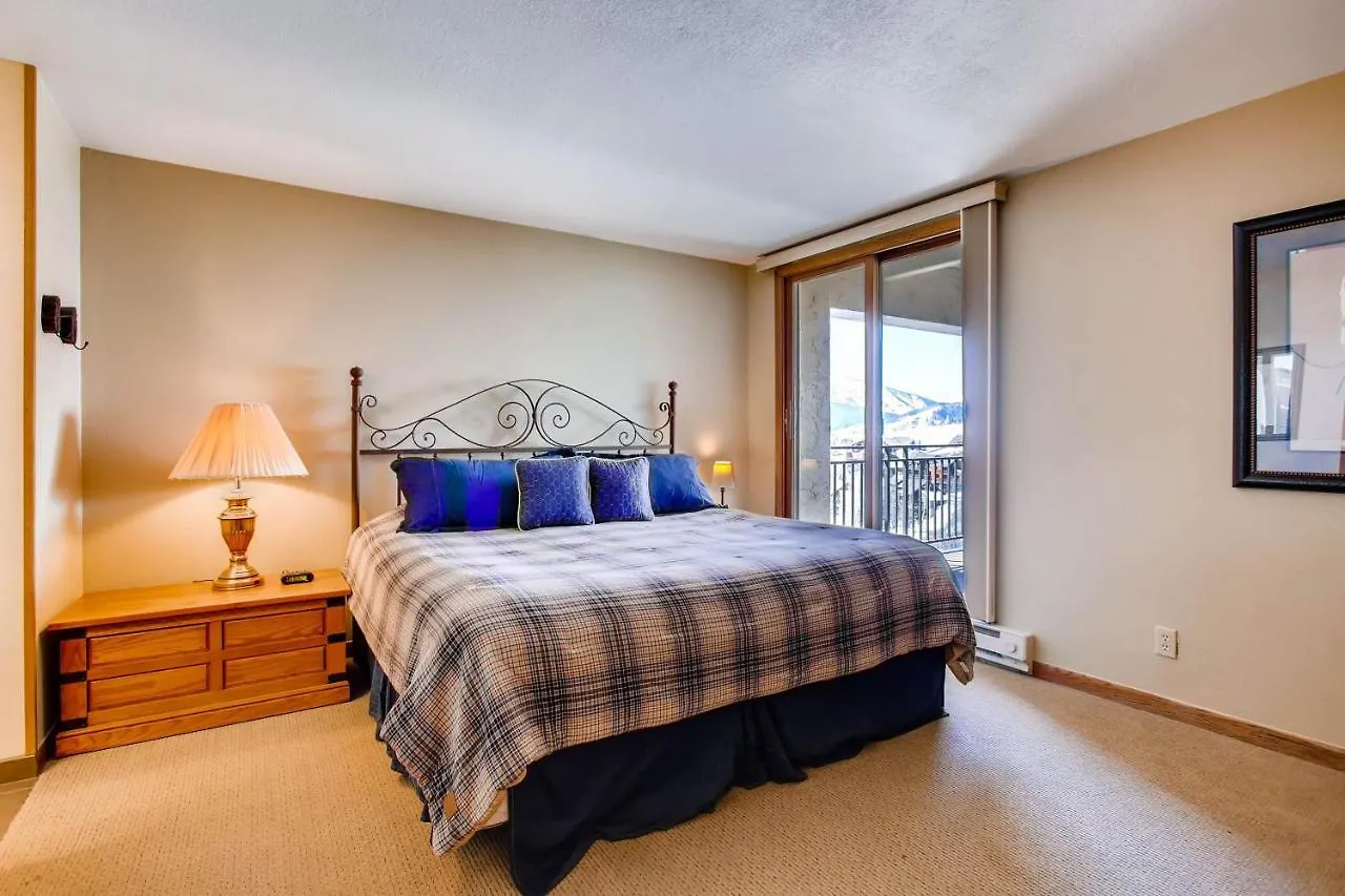 2 Bedroom With Open Floor Plan & Updated Kitchen
