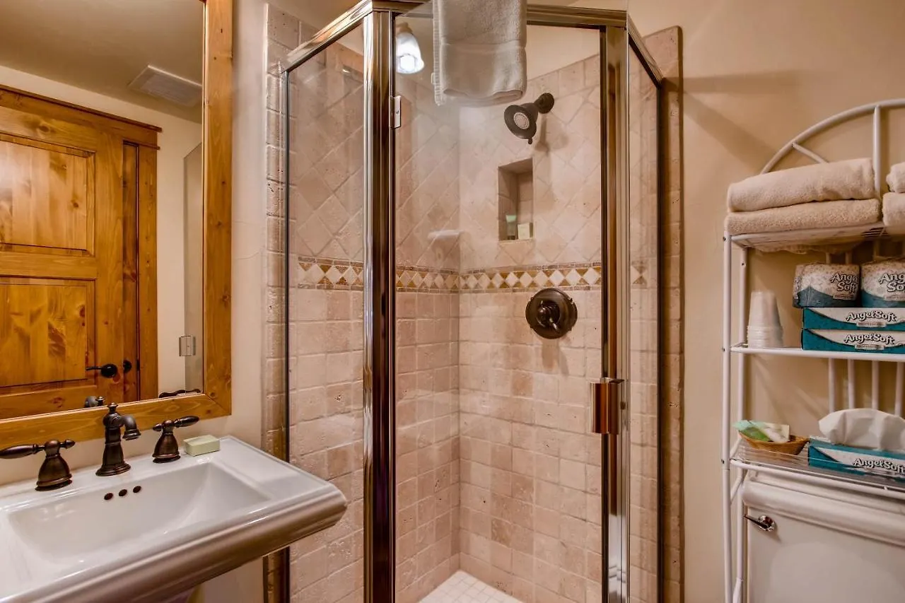 3 Br- Sleeps 8 With Jetted Tub - No Cf *