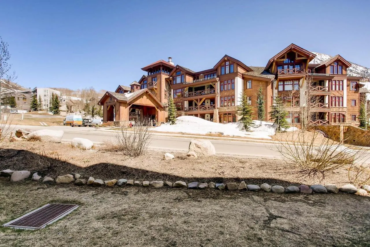 Apartment 3 Br- Sleeps 8 With Jetted Tub - No Cf *