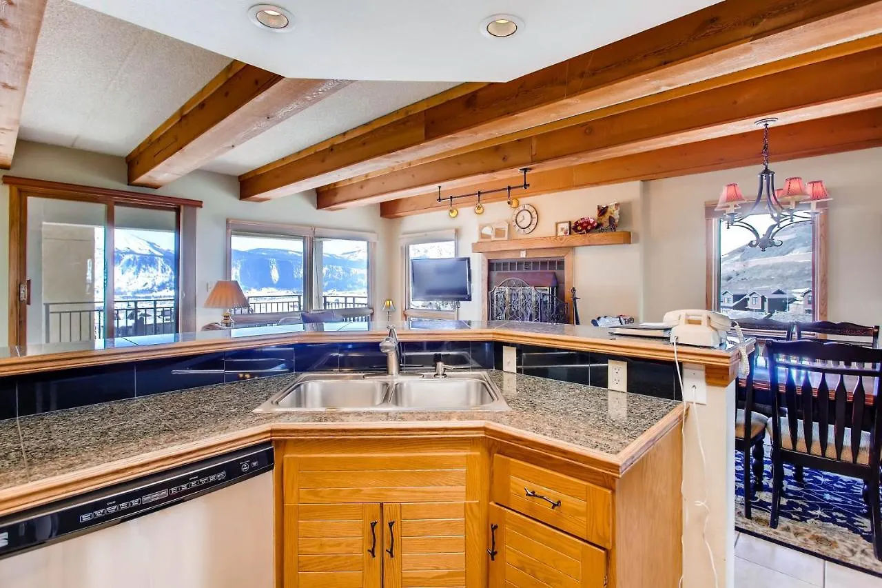 2 Bedroom With Open Floor Plan & Updated Kitchen * Crested Butte