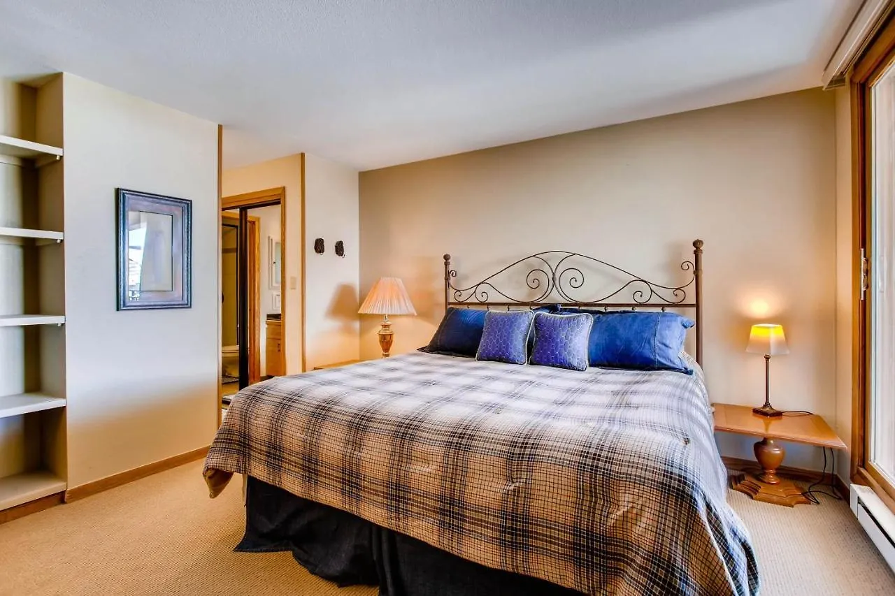 2 Bedroom With Open Floor Plan & Updated Kitchen