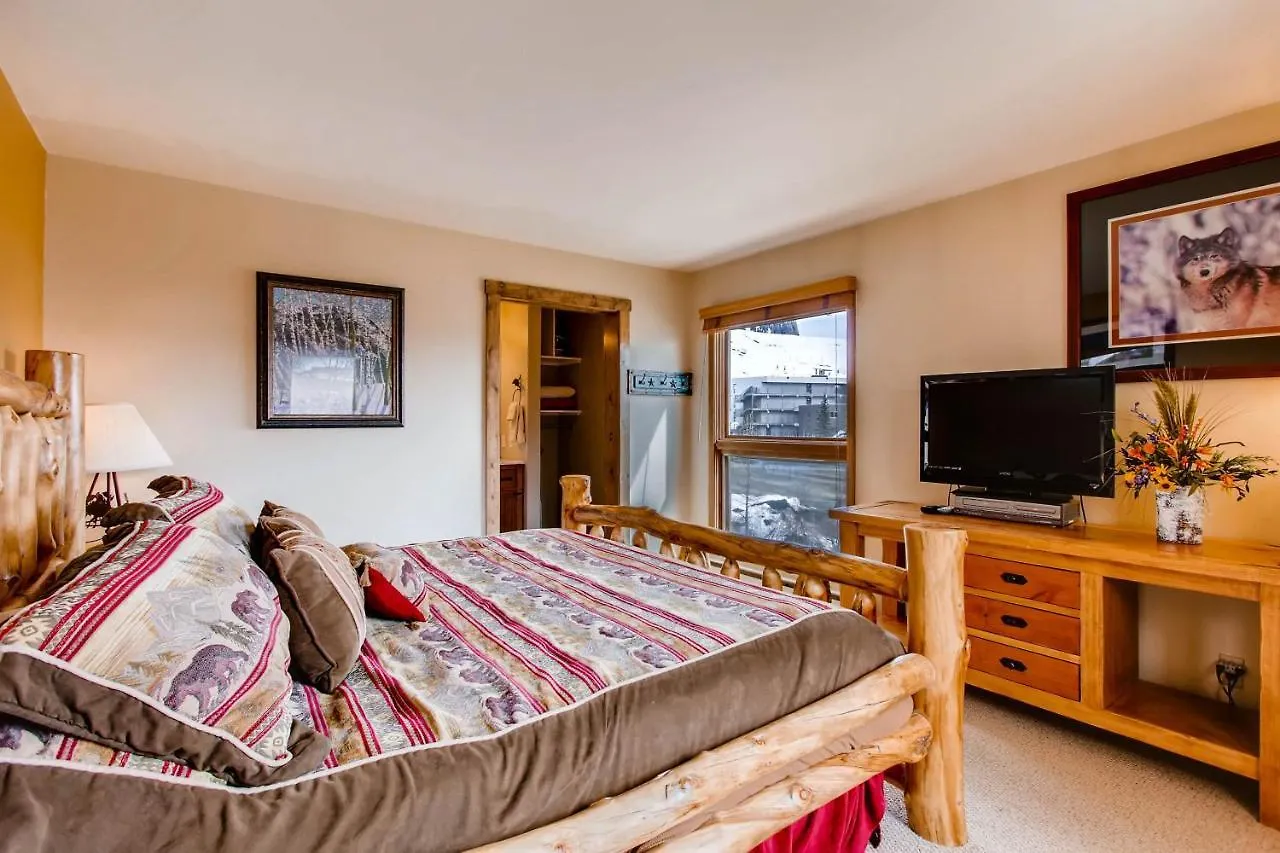 Rustic 3 Bedroom Apartment