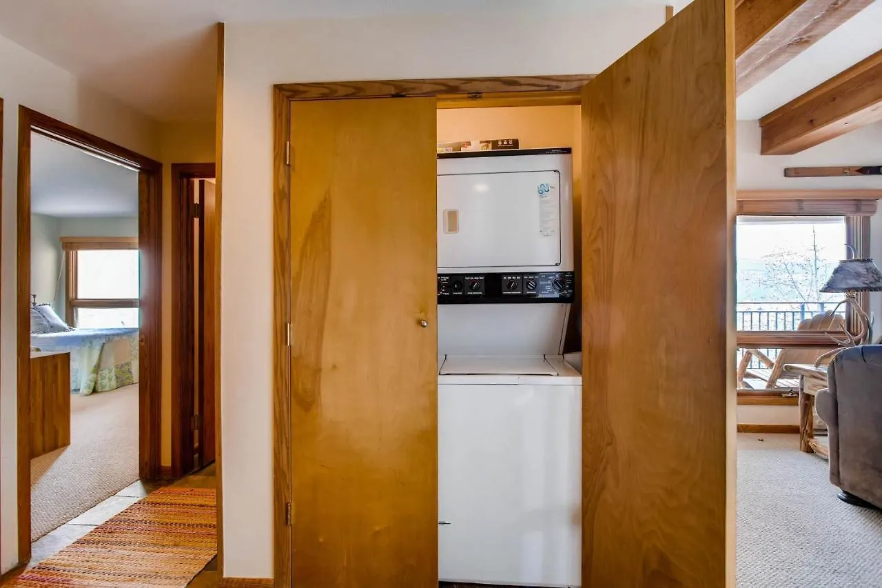 Rustic 3 Bedroom Apartment