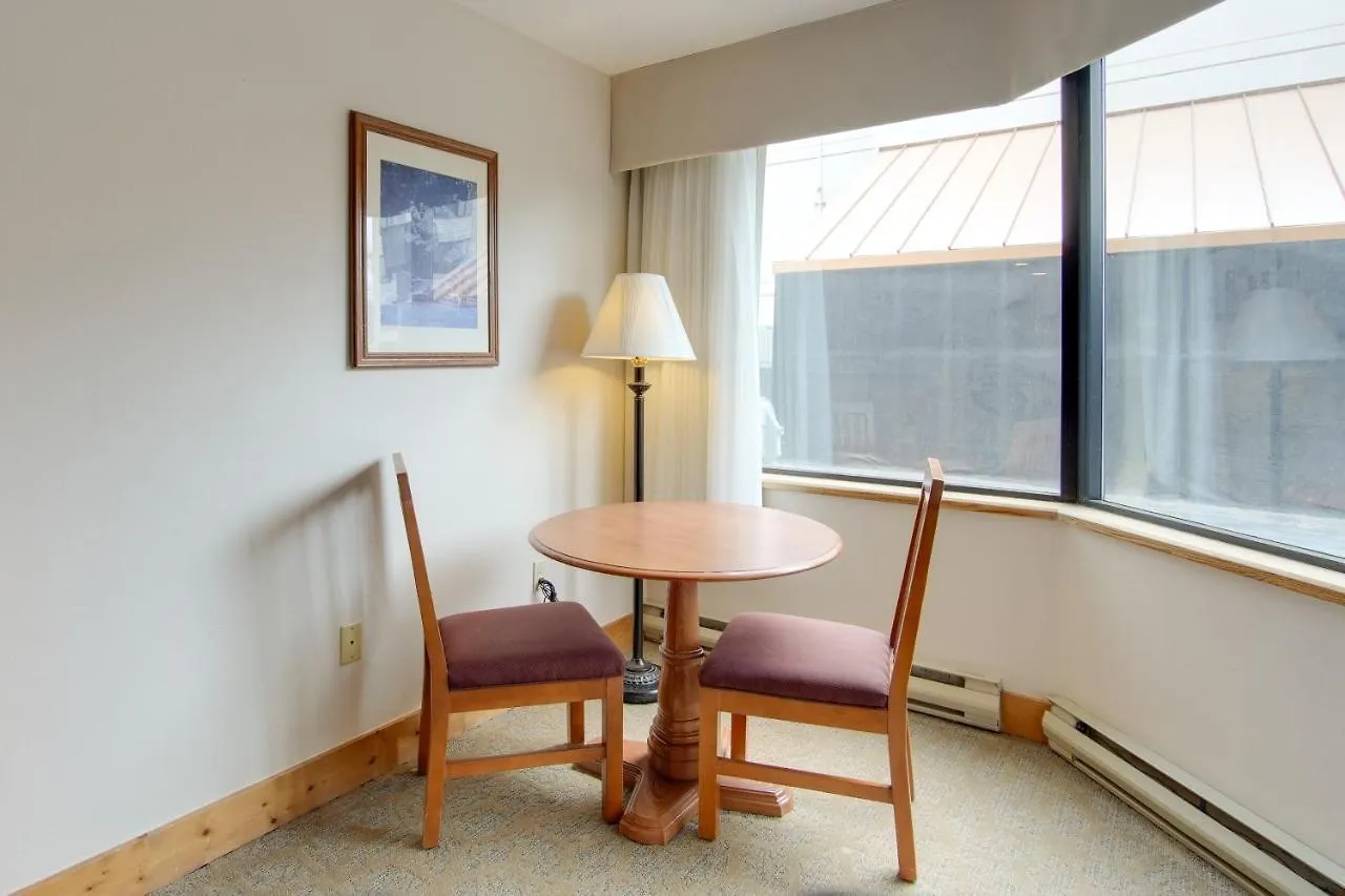 Apartment Ski-inandski-out With Pool Access *