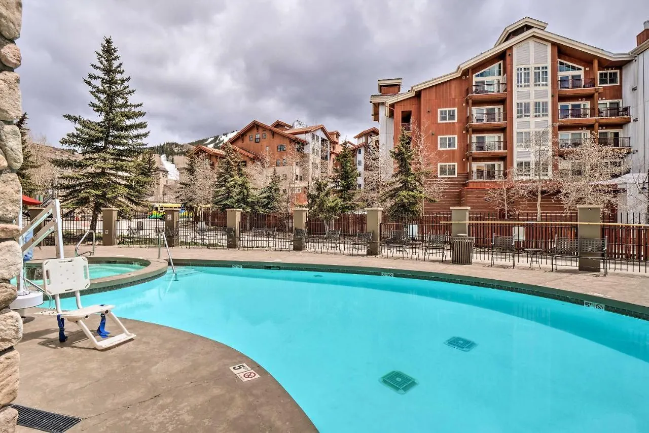 Apartment Ski-inandski-out With Pool Access *