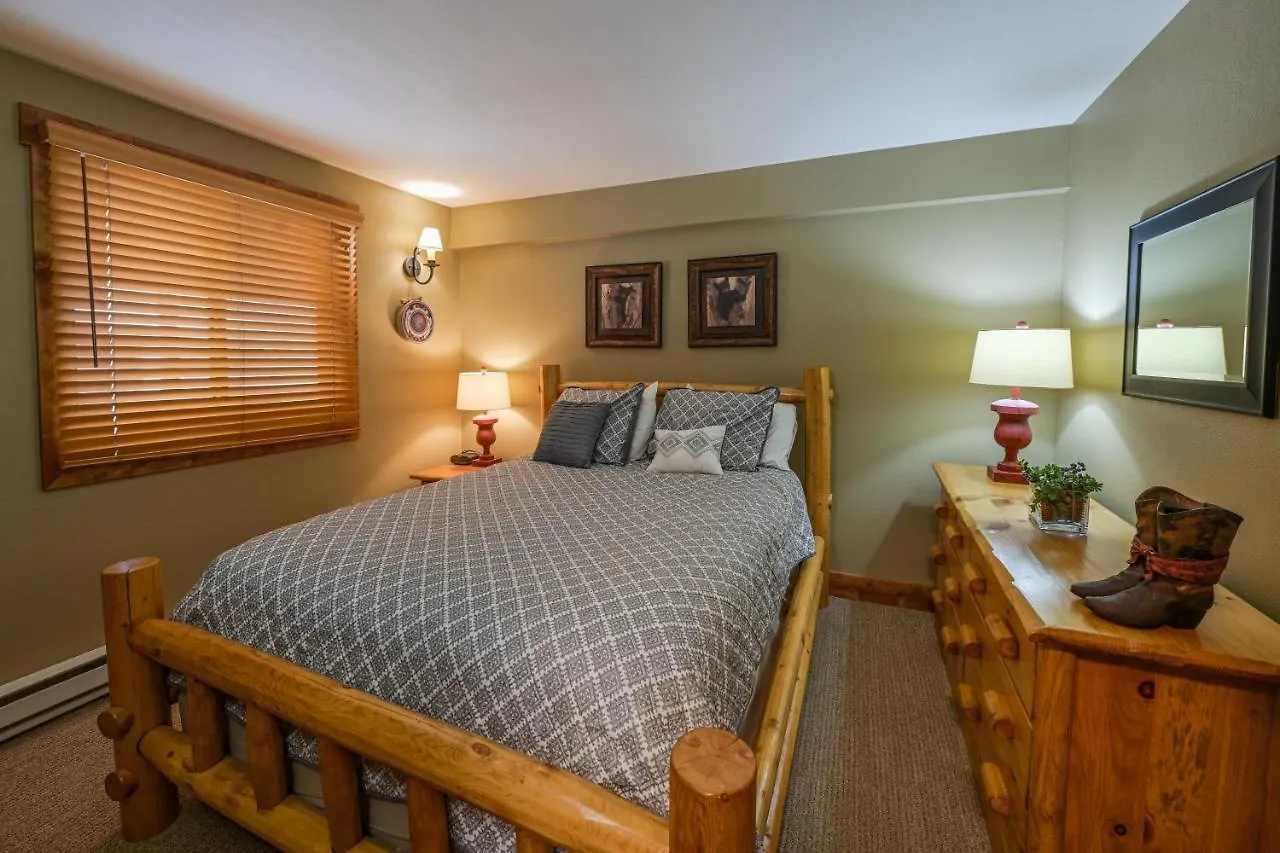 Apartment 5th Floor 2bd 2ba With Magnificent Views *