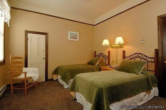 Elk Mountain Lodge *