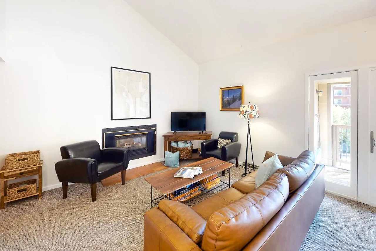 Ski-riffic Apartment