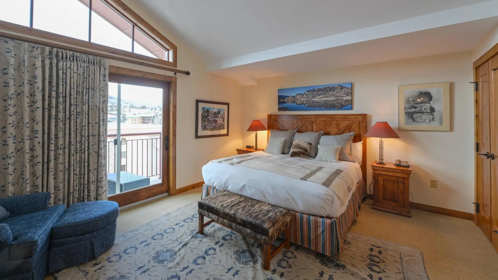The At Mountaineer Square Resort 4*