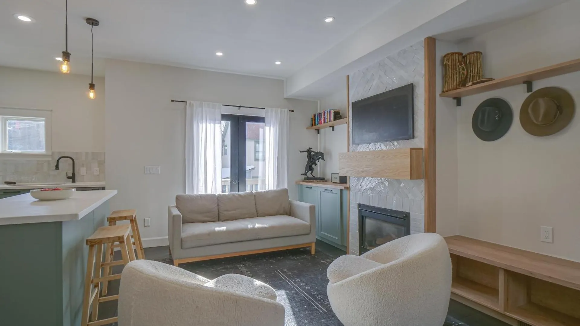 Chic Townhome Half Mi To Skiing! Holiday home