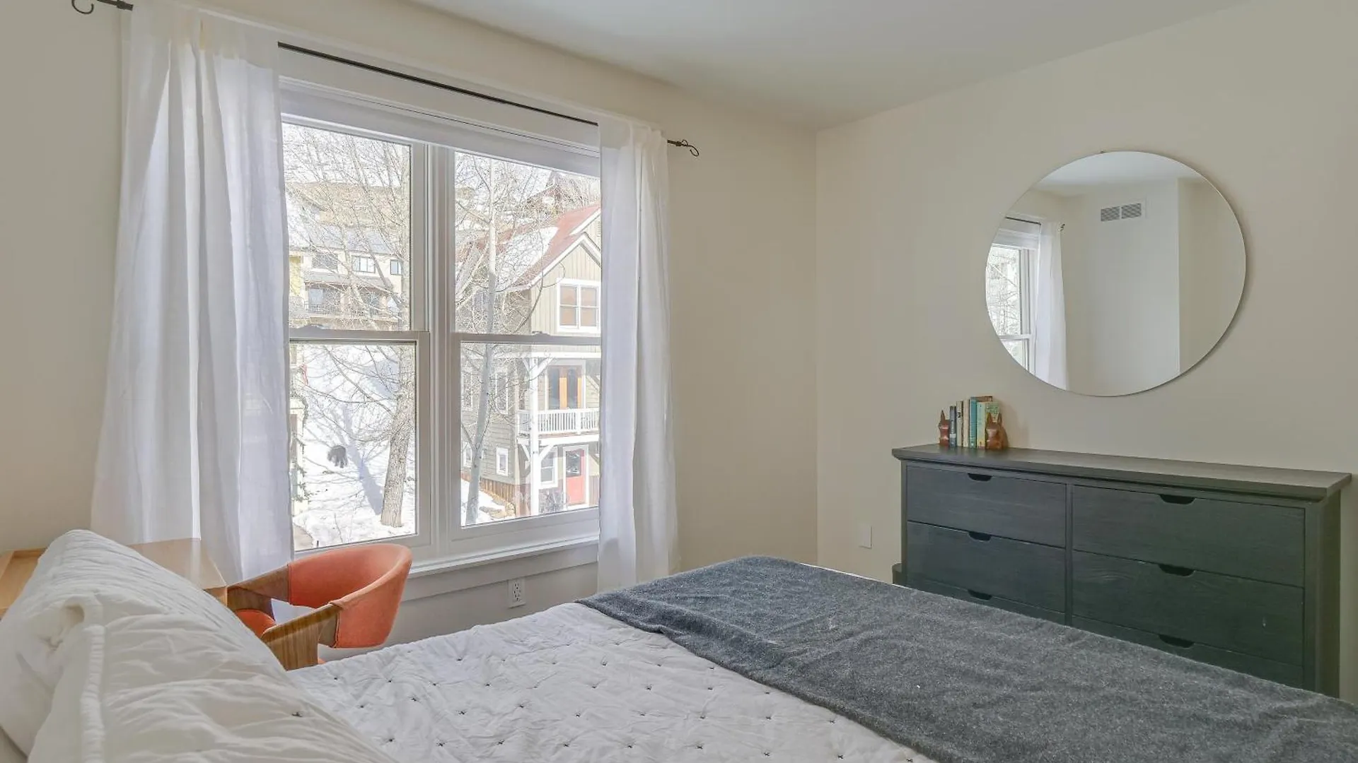 Chic Townhome Half Mi To Skiing! Holiday home *