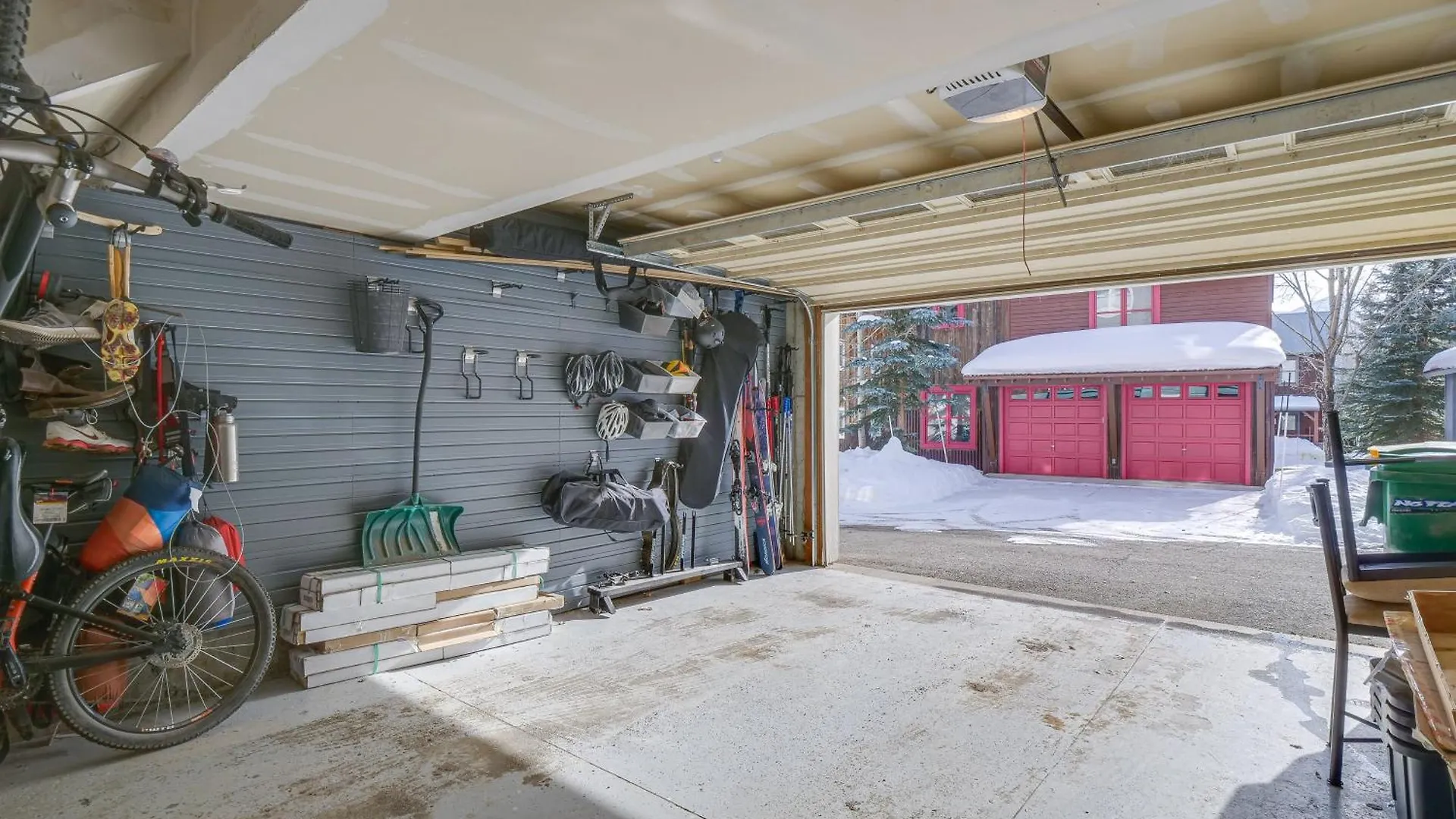 Chic Townhome Half Mi To Skiing! *