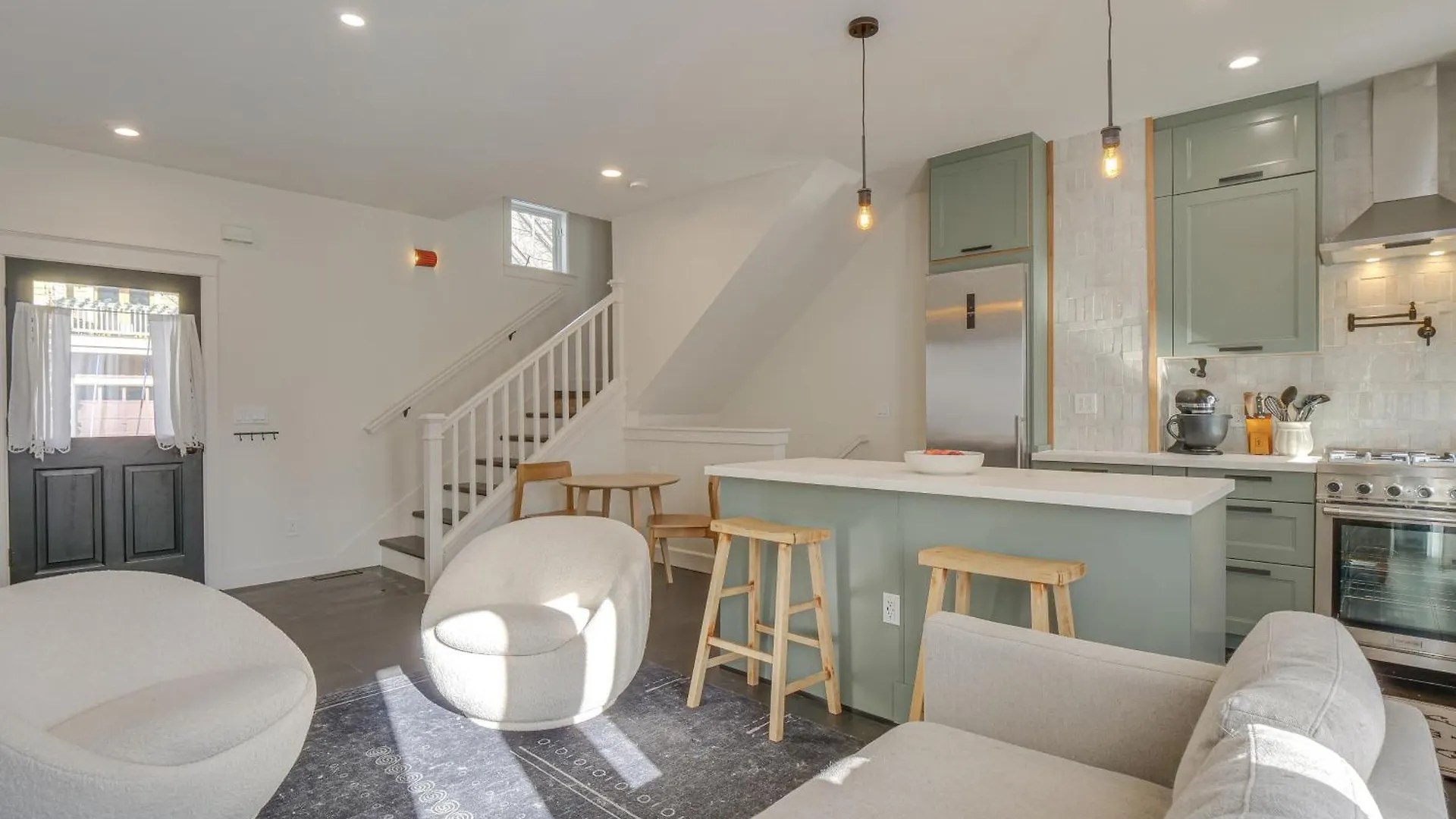 Chic Townhome Half Mi To Skiing! Holiday home *