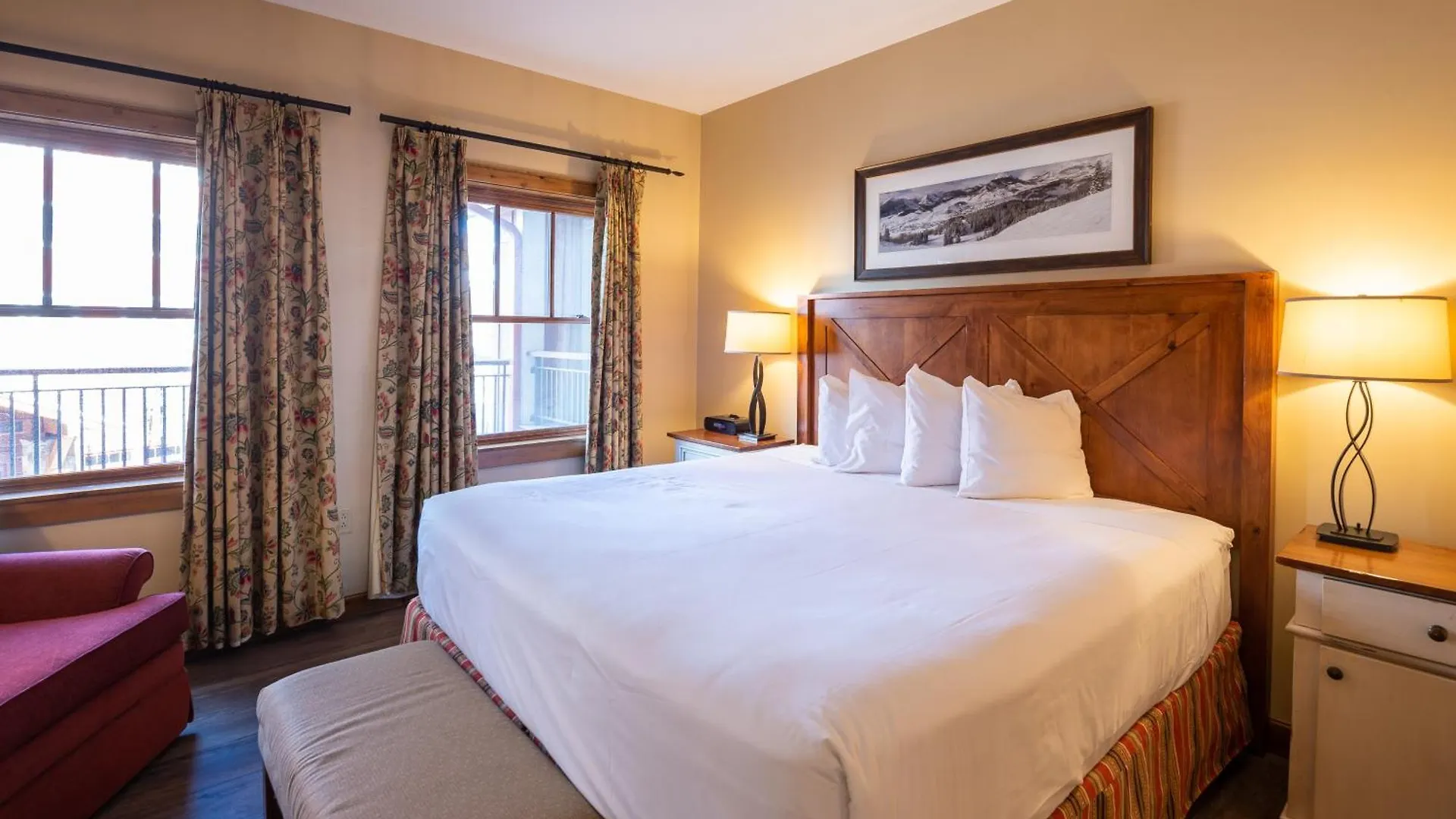 The At Mountaineer Square Resort 4*