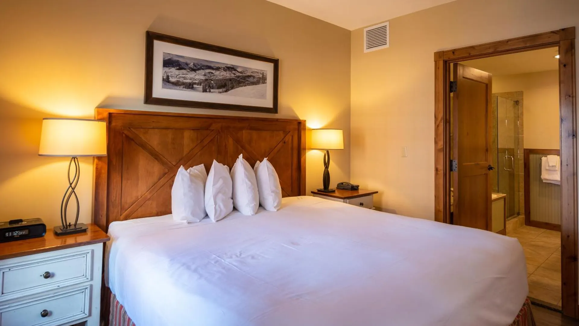 Resort The At Mountaineer Square Mount Crested Butte