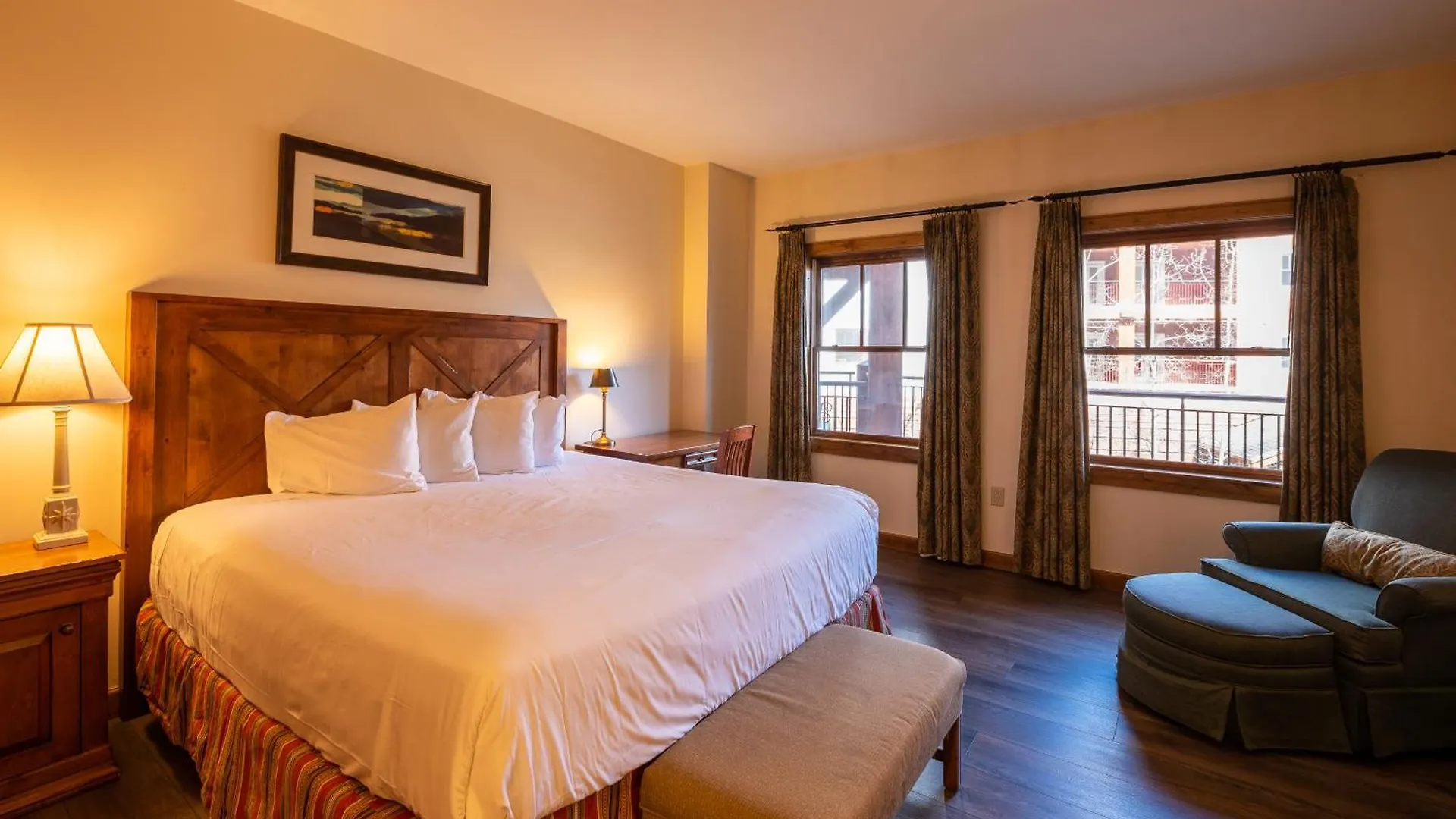 Resort The At Mountaineer Square