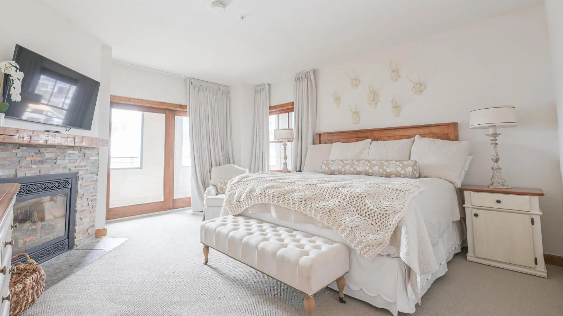 Resort The At Mountaineer Square 4*