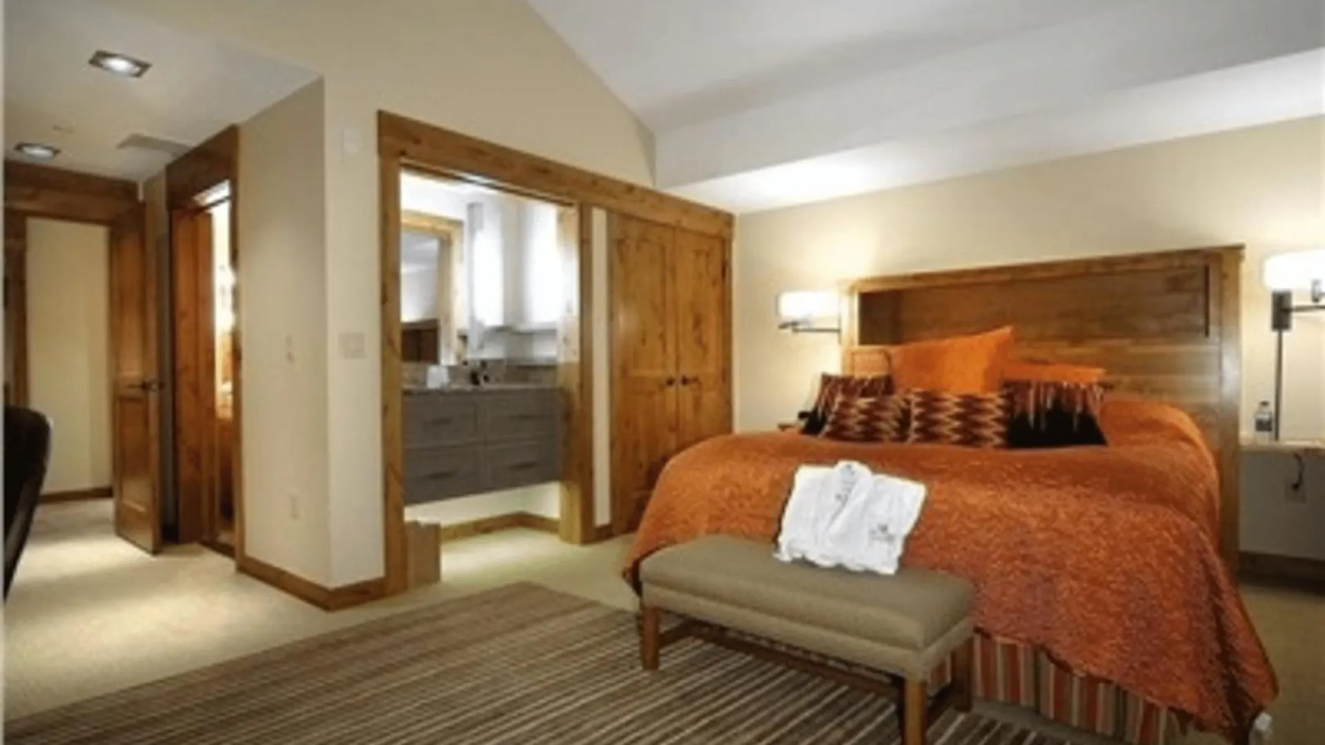 The At Mountaineer Square Resort