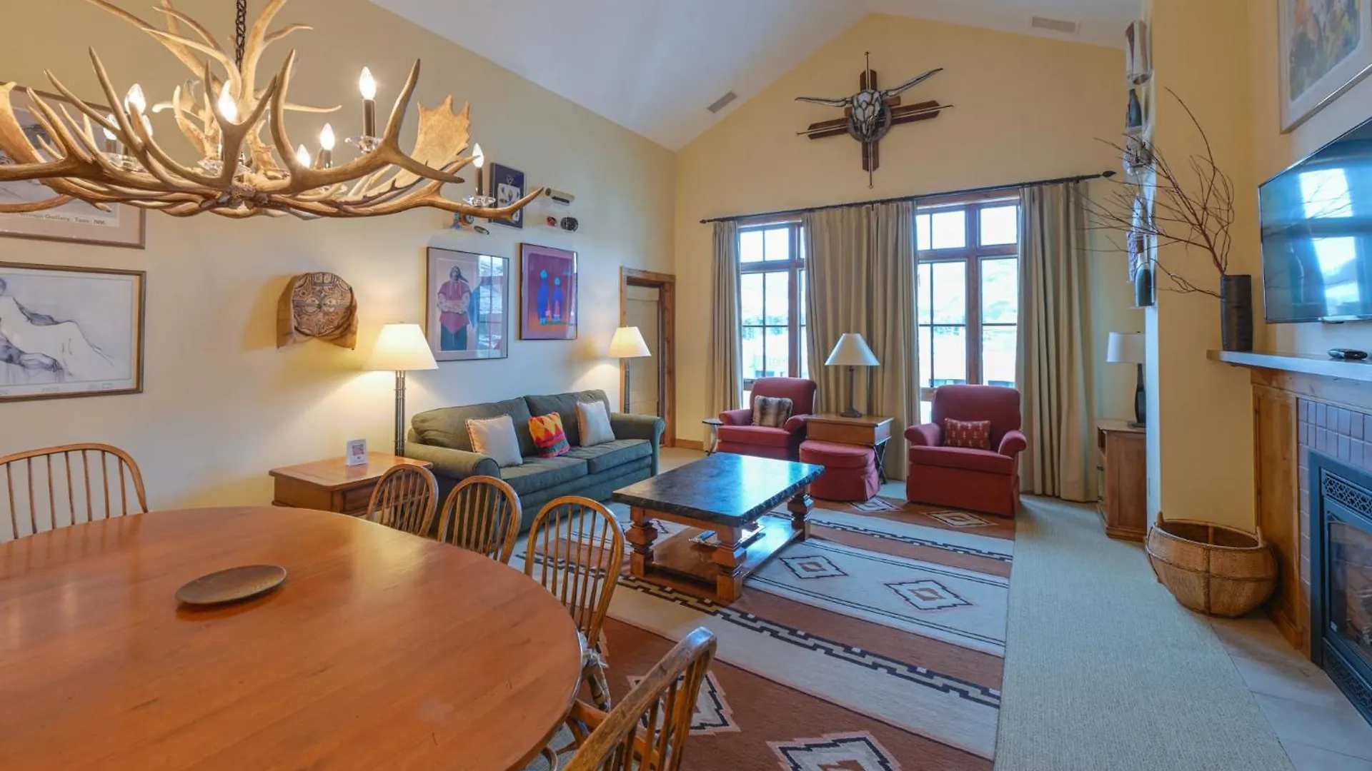Resort The At Mountaineer Square
