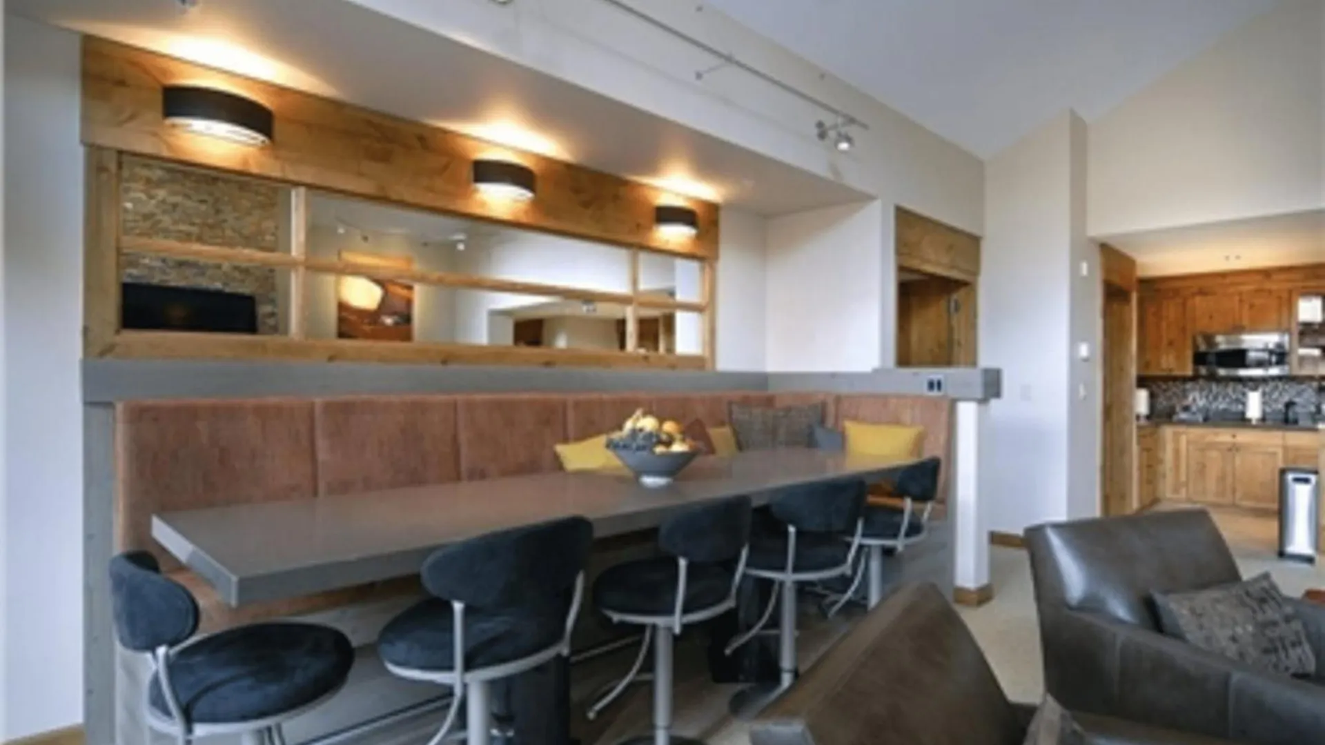 The At Mountaineer Square Resort 4*