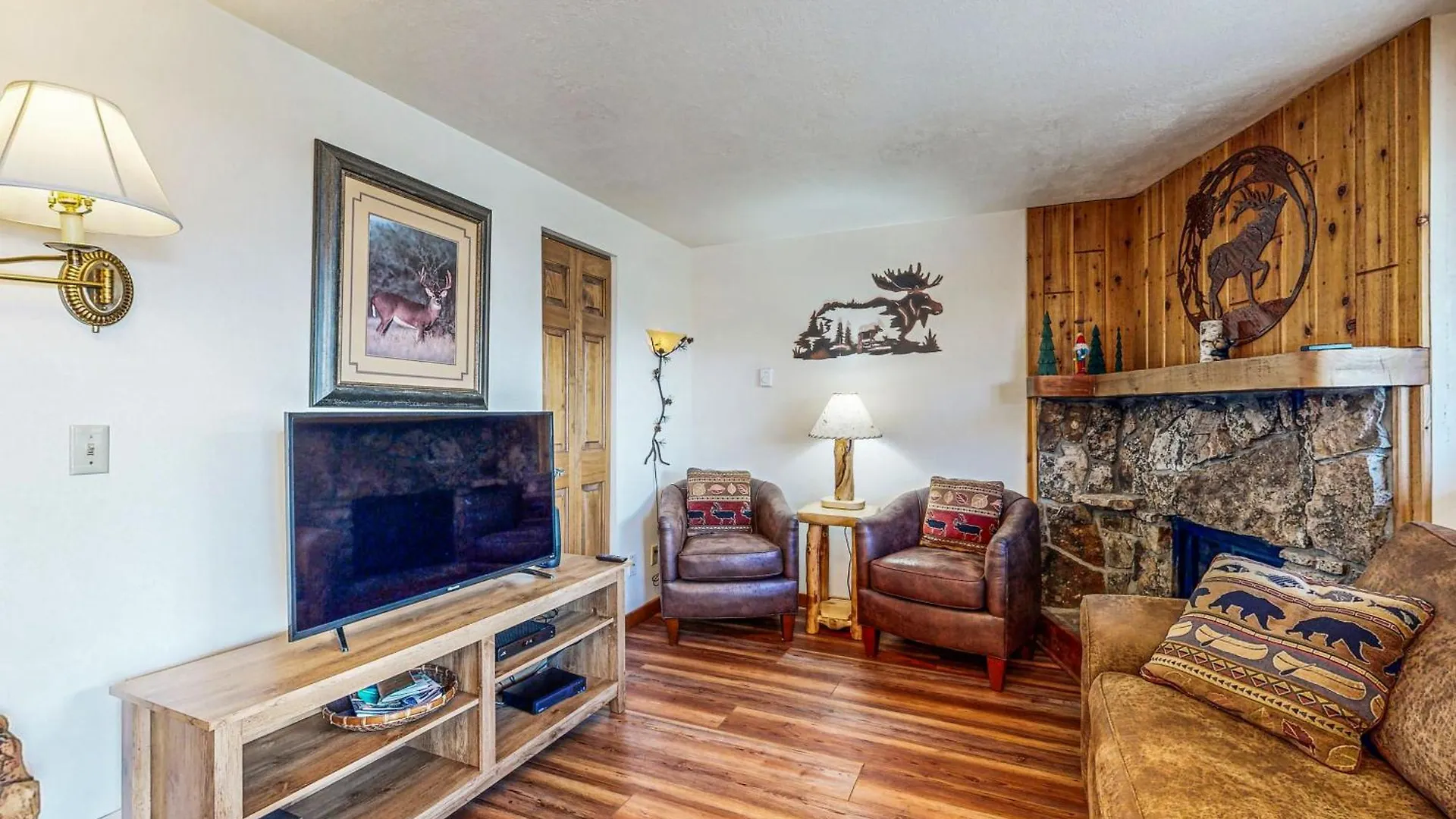 Three Seasons Apartment