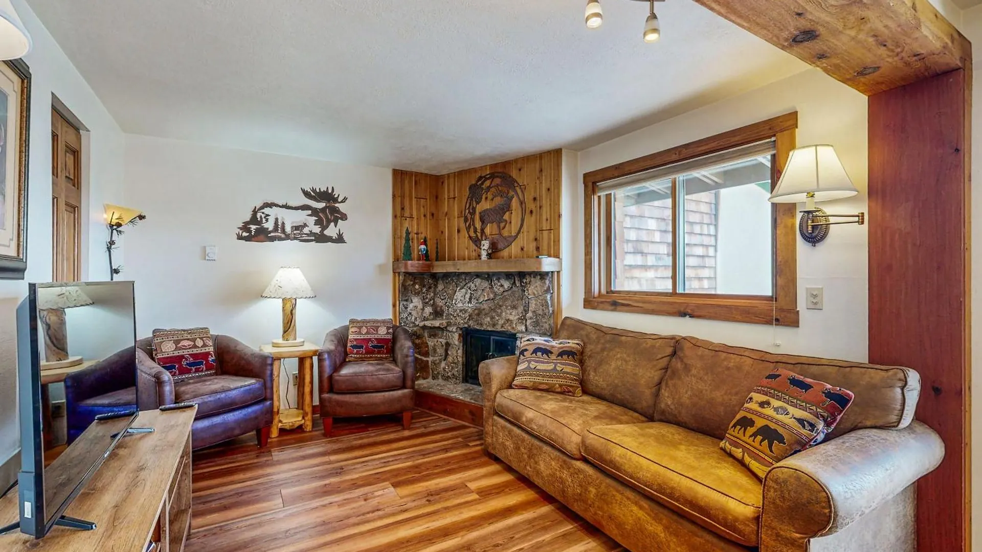 Three Seasons Apartment *