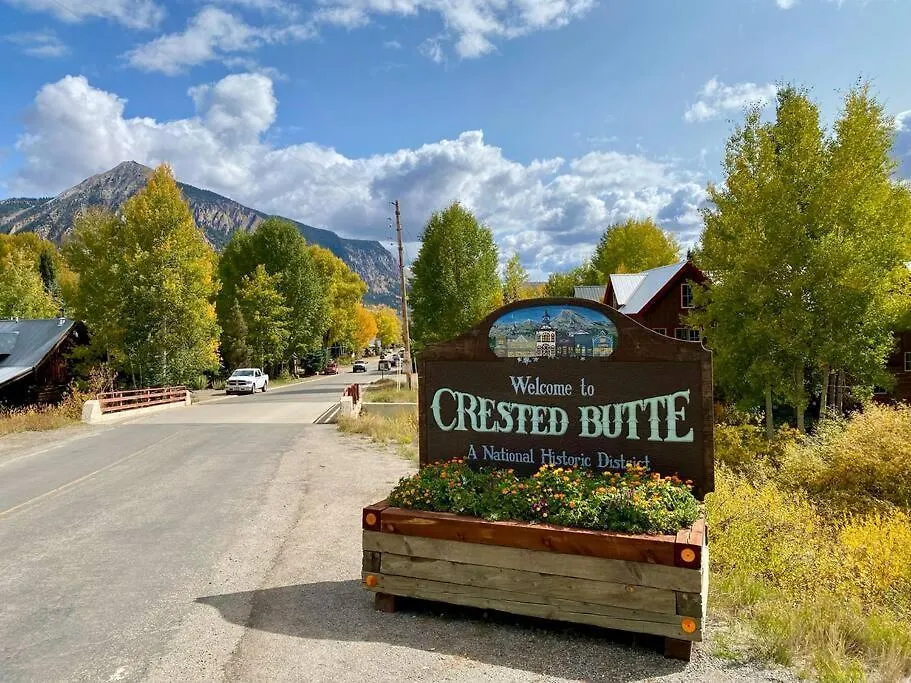Mt Cb Base In-out With King Bed, Hot Tub, Pool & Kitchen & No Fee! *