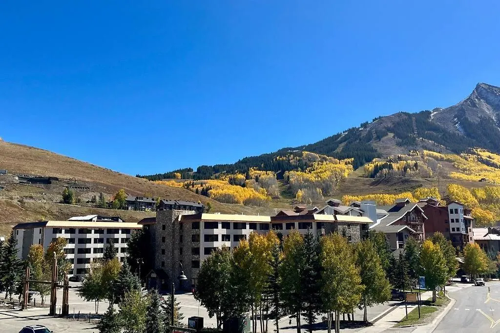 Mt Cb Base In-out With King Bed, Hot Tub, Pool & Kitchen & No Fee! * Crested Butte