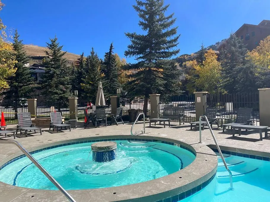 Mt Cb Base In-out With King Bed, Hot Tub, Pool & Kitchen & No Fee!